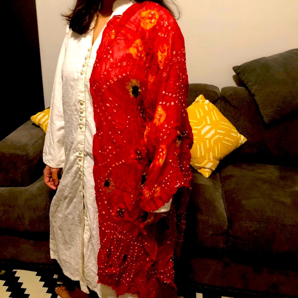 tie-dyed dupatta/scarf (red)